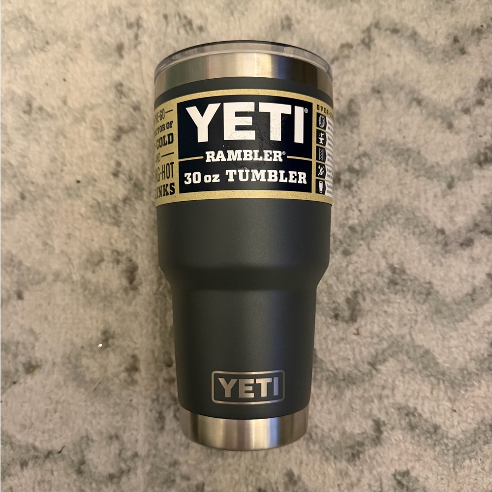 YETI Rambler 30 oz Tumbler - Grey